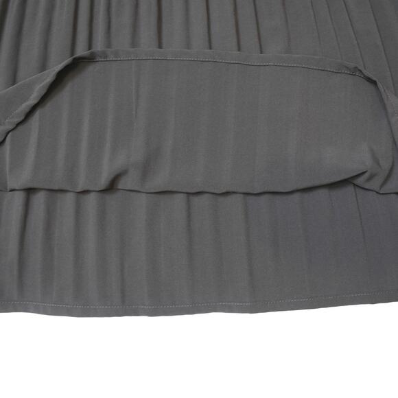 Hilary Radley Pleated Long Sleeve Dress – Size L – Black – Crew Neck – Elegant - Picture 6 of 10